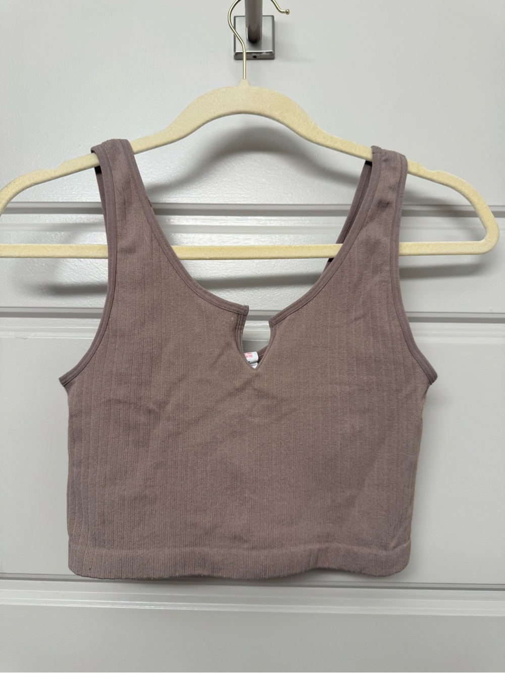 Ribbed V-Notch Crop Tank Top - Mauve